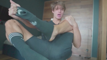 Dave_Maxwell  30-11-2021 video socks